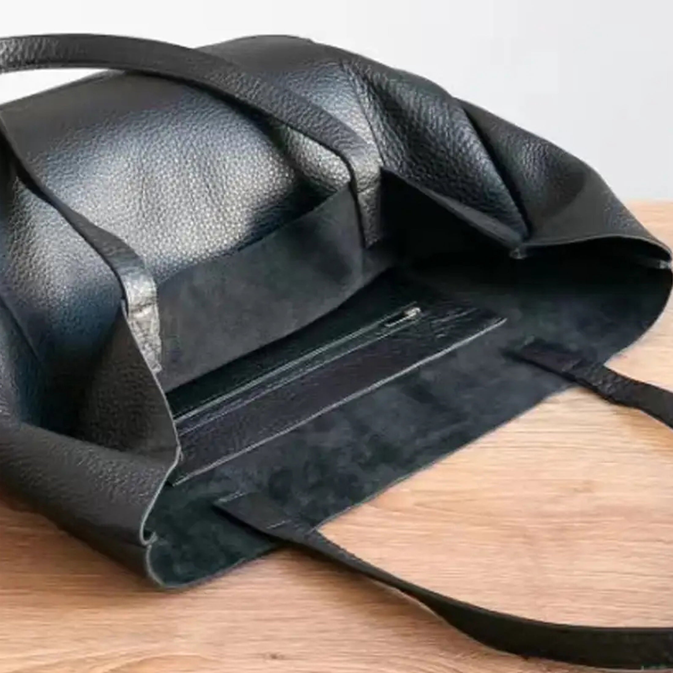 Large Capacity Vintage PU Leather Tote for Women Office Everyday Handbag(Black1 )